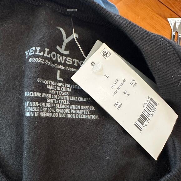 Yellowstone Dutton Ranch Black Cropped Sweatshirt LARGE Oversize Crew Fleece NEW - Picture 4 of 4